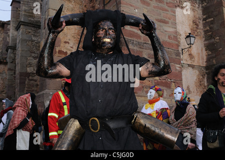 Diables Luzón ' ' Carnaval dans la place principale de Luzon. Guadalajara . Castille - La Mancha . Espagne Banque D'Images