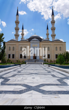 - Turkménistan Ashgabat - la mosquée de l'Azadi Banque D'Images