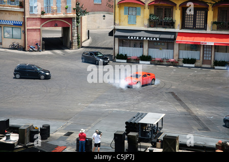 Séquence d'action moto stunt car show avec des explosions, des sauts et des plantages de Hollywood Studios Walt Disney World en Floride Banque D'Images