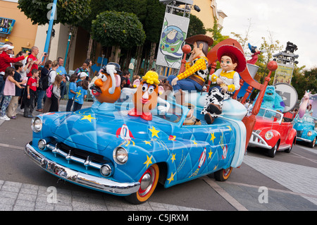 Les Stars 'n' Cars parade avec les personnages de Toy Story à Disneyland Paris en France Banque D'Images