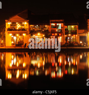 L'Asie, Vietnam, Hoi An. Hoi An old quarter. Vue sur la rivière Thu Bon sur la magnifique promenade le long de la rivière Bach Dang avec c'est Banque D'Images