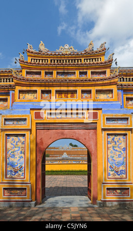 L'Asie, Vietnam, Hue. Porte de la résidence de la Reine Mère. Désigné site du patrimoine mondial de l'UNESCO en 1993, Hué est honoré pour Banque D'Images