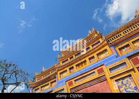 L'Asie, Vietnam, Hue. Porte de la résidence de la Reine Mère. Désigné site du patrimoine mondial de l'UNESCO en 1993, Hué est honoré pour Banque D'Images