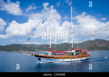 Location de Goélette turque sur croisière bleue, Gocek, baie de Fethiye, Turquie Banque D'Images