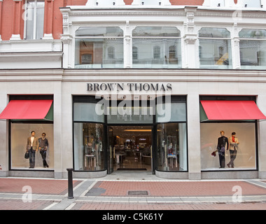 Entrée de la Grafton Street succursale principale de Brown Thomas, grand magasin haut de gamme, Dublin, République d'Irlande, Banque D'Images