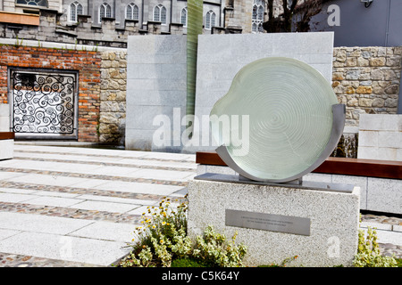 La Garda Síochána Memorial Garden dans le parc du château de Dublin, Dublin, République d'Irlande, Banque D'Images