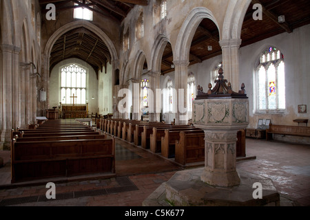 Intérieur de l'église All Saints, Wighton, Norfolk. Banque D'Images