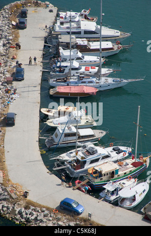 Bateaux amarrés dans Buyukcekmece, aérienne, au sud-ouest d'Istanbul, Turquie Banque D'Images