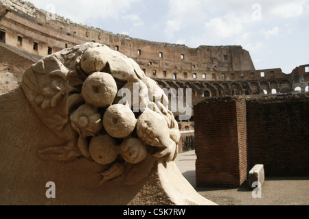 À l'intérieur de l'amphithéâtre du Colisée, Rome Banque D'Images