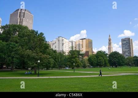 Les Harford Connecticut ville vu de Bushnell Park. Banque D'Images