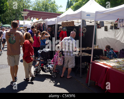 Vendeurs au marché du samedi, Portland, Oregon Banque D'Images