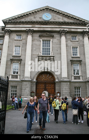 L'entrée principale de Trinity College de Dublin, Irlande Banque D'Images