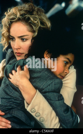 Gloria Année : 1999 USA Réalisateur : Sidney Lumet Sharon Stone, Jean-Luke Figueroa Banque D'Images