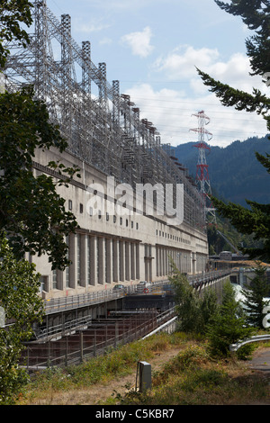 Barrage de Bonneville Columbia River Gorge Oregon Washington boarder USA Banque D'Images