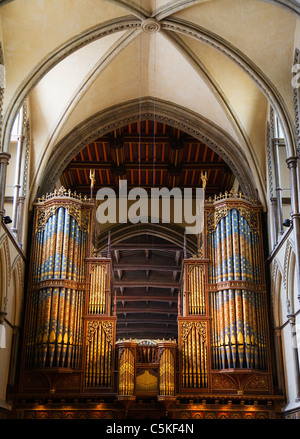 Les tuyaux d'orgue de la cathédrale de Rochester dans le Kent, Angleterre. Banque D'Images