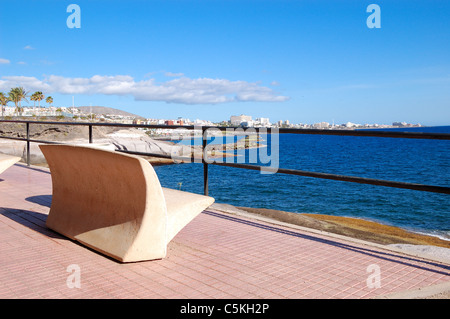 Mer et audience à Playa de las Américas, Tenerife island, Espagne Banque D'Images
