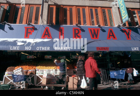 L'extérieur du Fairway supermarché, une icône de l'Upper West Side, à l'angle de West 74 Street et Broadway à New York Banque D'Images