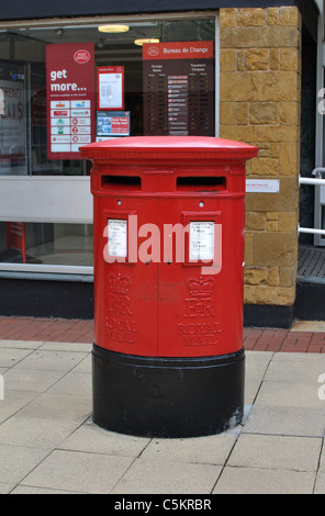 Le double post box, Mell Square, Solihull, West Midlands, England, UK Banque D'Images