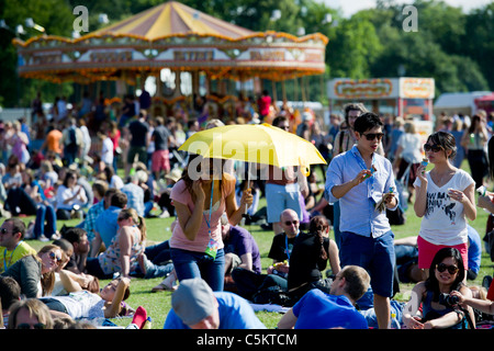 Les 15000 spectateurs jouit de la musique et de la crème glacée. Le samedi de Ben et Jerry's Sundae festival sur Clapham Common Banque D'Images