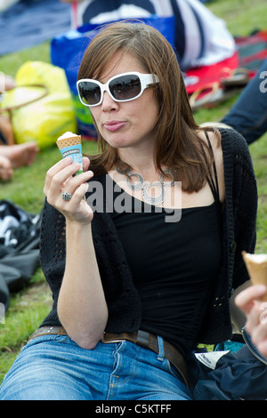 Les 15000 spectateurs jouit de la musique et de la crème glacée. Le samedi de Ben et Jerry's Sundae festival sur Clapham Common Banque D'Images