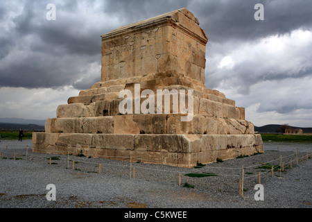Tombeau de Cyrus le Grand (6ème siècle avant J.-C.), l'UNESCO World Heritage Site, Pasargades, province Fars, Iran Banque D'Images