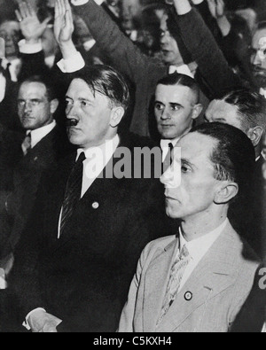 Joseph Goebbels Ministre de la propagande de guerre allemande avec Adolf Hitler, à partir des archives de presse Service Portrait Banque D'Images