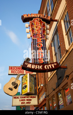 Carrefour de Nashville music city ernest tubbs record shop sur broadway Downtown Nashville Tennessee USA Banque D'Images