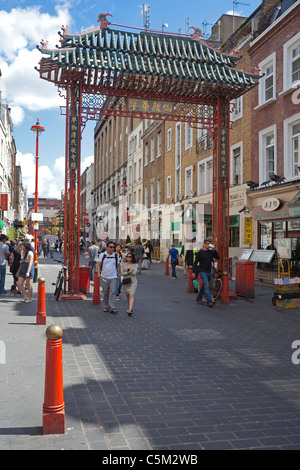 Gerrard Street dans le quartier chinois de Londres, juillet 2011 Banque D'Images