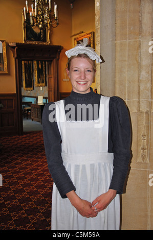 Femme de l'époque victorienne, Palace House, Beaulieu, New Forest District, Hampshire, Angleterre, Royaume-Uni Banque D'Images