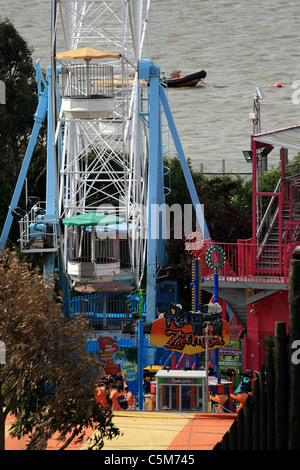 La grande roue à l'île Adventure Amusement Park, Southend, Essex. Banque D'Images