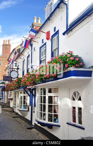 Le restaurant Bluebird, Quay Street, Lymington Quay, Lymington, New Forest District, Hampshire, Angleterre, Royaume-Uni Banque D'Images