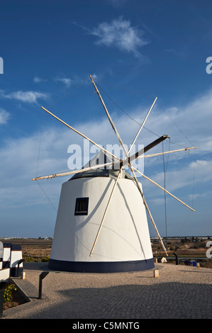 Vieux moulin à Castro Marim, Algarve, Porugal Banque D'Images