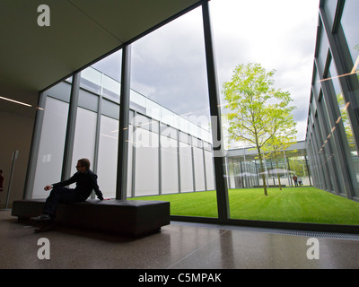 Intérieur du nouveau bâtiment au Musée Folkwang à Essen Allemagne conçue par l'architecte David Chipperfield Banque D'Images