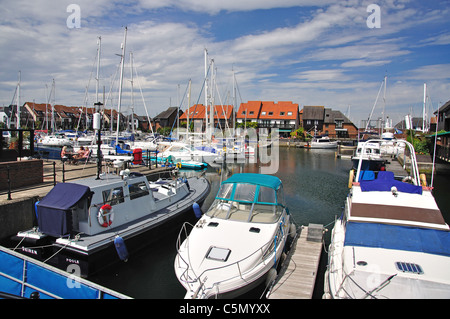 Hythe Marina, Hythe, New Forest District, Hampshire, Angleterre, Royaume-Uni Banque D'Images
