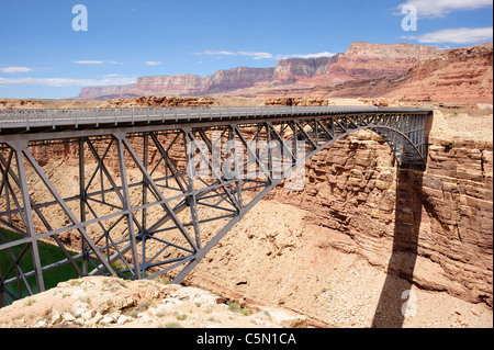 Ponts Navajo traverser le fleuve Colorado à Marble Canyon près de Lee's Ferry en Arizona, États-Unis Banque D'Images