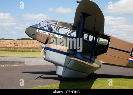 De Havilland DH89A Dragon Rapide G-AGJG sur le terrain Banque D'Images