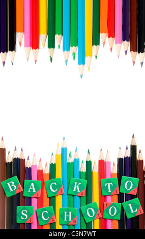 Crayons placés dans divers pour faire du concept retour à l'école Banque D'Images