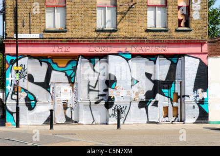 East London pub placardées redondants Banque D'Images