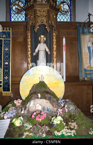 Le coin des enfants à Pâques dans l'église paroissiale de St Ives, St Ives Cornwall England UK Banque D'Images