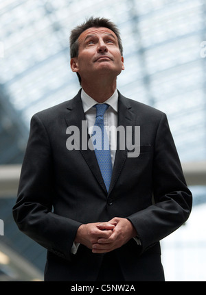 Lord Sebastian Coe lors d'une cérémonie olympique à Londres. Banque D'Images