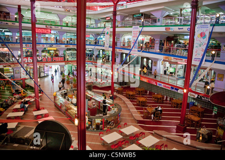 Cuba, La Havane. Plaza Carlos III Shopping Mall. Banque D'Images