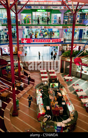 Cuba, La Havane. Plaza Carlos III Shopping Mall. Banque D'Images