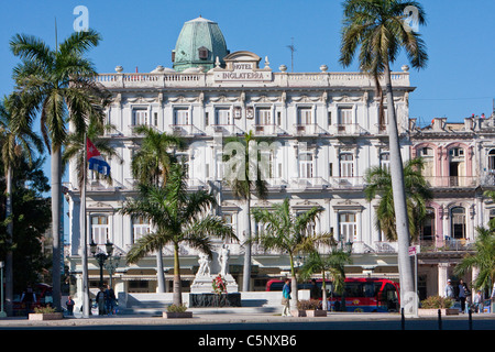 Cuba, La Havane. L'hôtel Inglaterra, au centre de La Havane. Banque D'Images