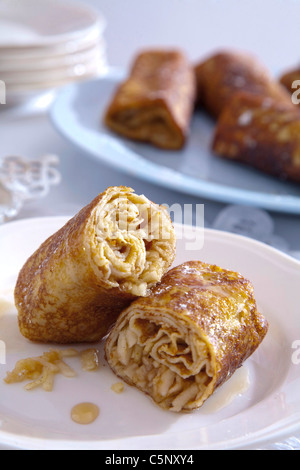 Crêpes aux pommes et cannelle Banque D'Images