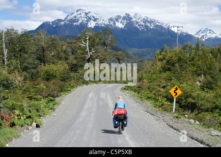 Cycliste, Carretera Austral, Chili, Amérique du Sud Banque D'Images