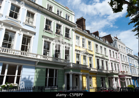 Maisons mitoyennes dans Chalcot Square, Primrose Hill, London, UK Banque D'Images