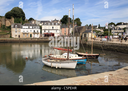 Voiliers dans le port de St Goustan, près d'Auray, Bretagne, France Banque D'Images
