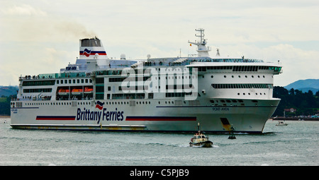 Brittany Ferries MV Pont Aven arrivant à Santander, Espagne Banque D'Images