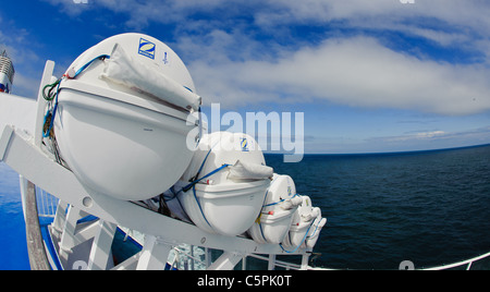 Les radeaux sur la Brittany Ferries mv Pont Aven Banque D'Images