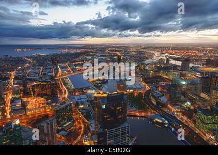 Toits de Melbourne de l'Eureka Skydeck 88 à la tombée de l'Australie Banque D'Images